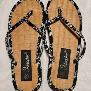 Islander Brand Bamboo Flip Flops Black/White Hawaiian Flowers Pattern - Size 6